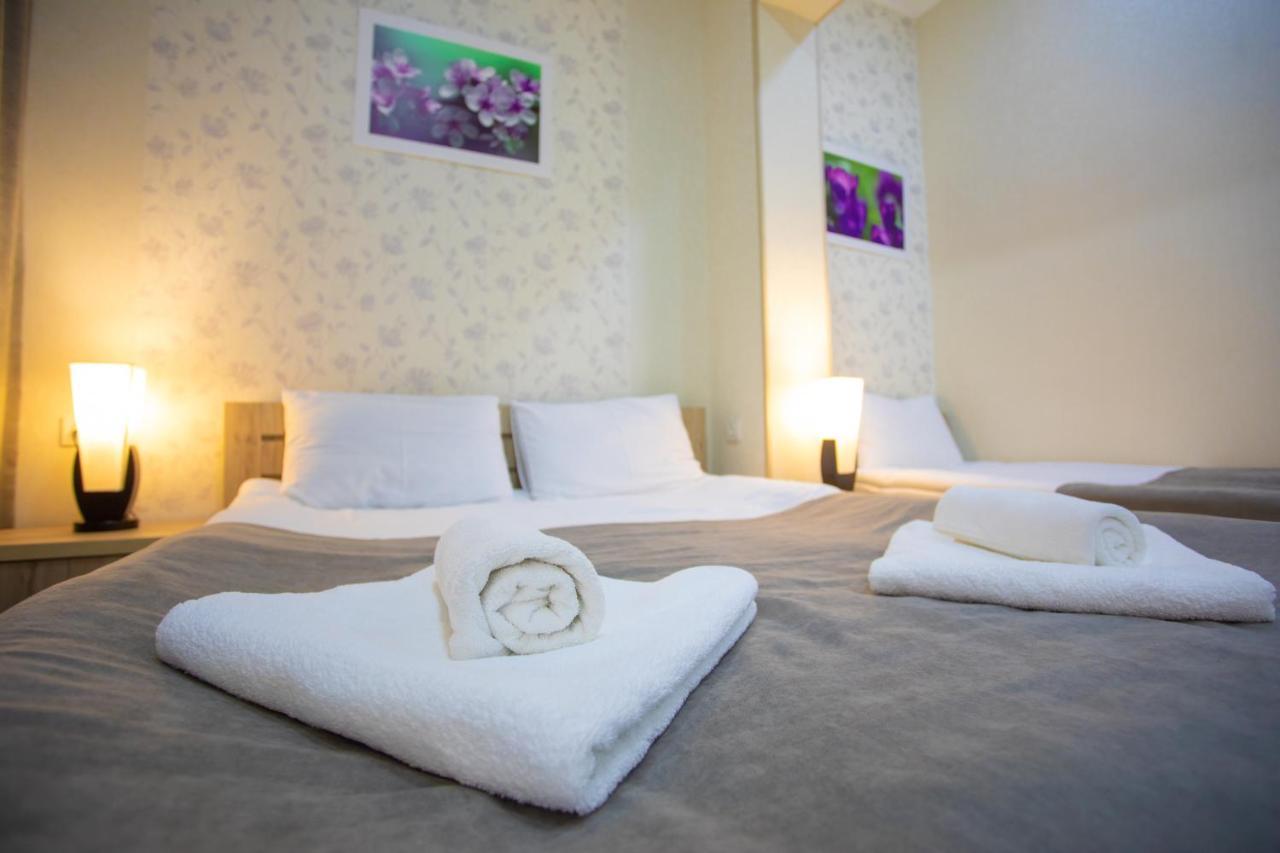 Peradia Hotel Koetaisi Buitenkant foto
