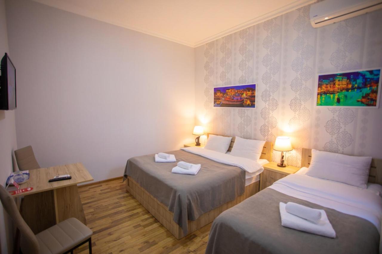 Peradia Hotel Koetaisi Buitenkant foto