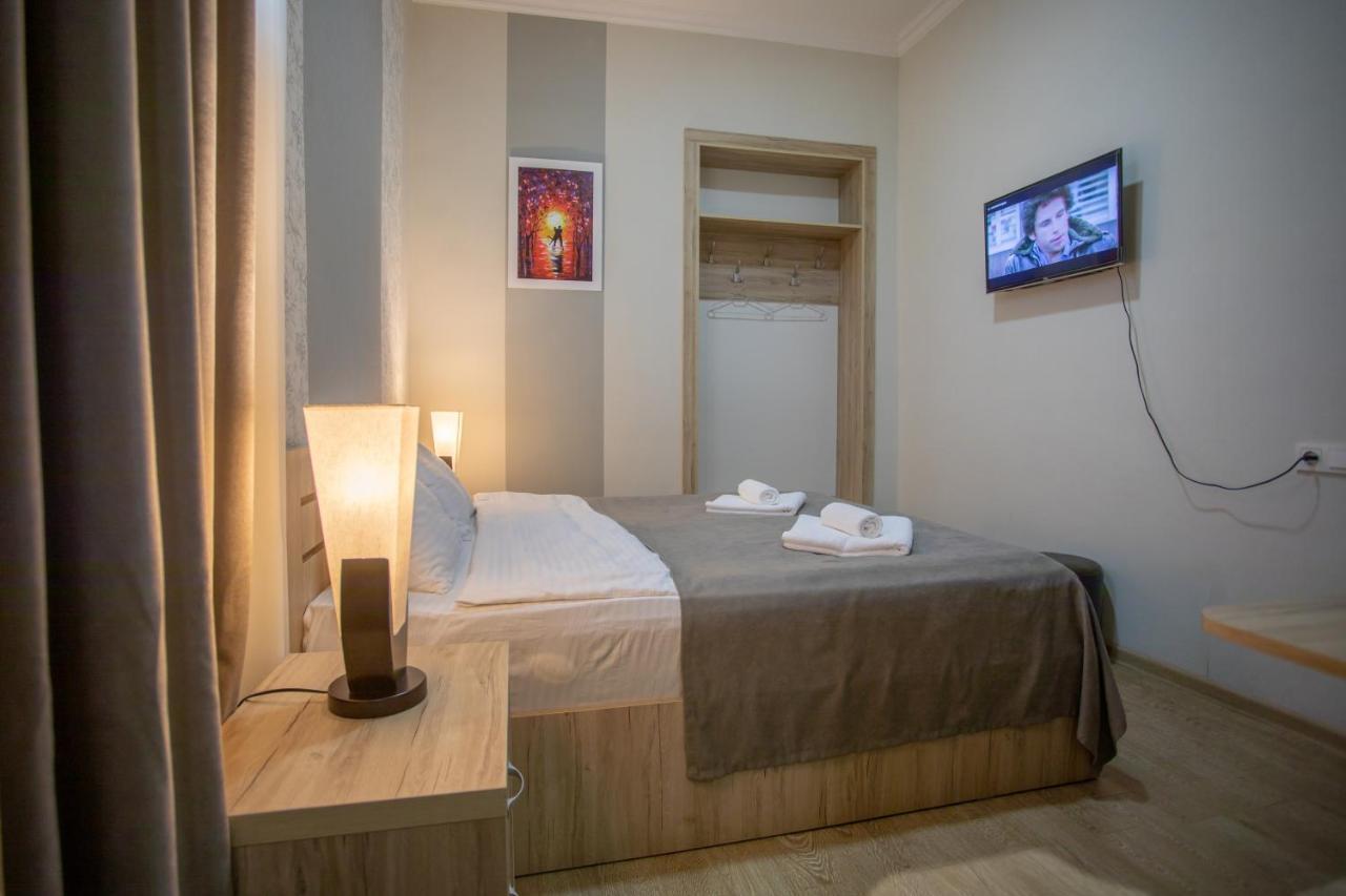 Peradia Hotel Koetaisi Buitenkant foto
