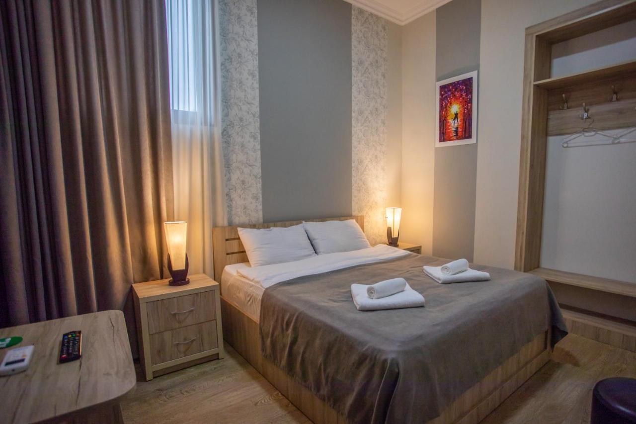 Peradia Hotel Koetaisi Buitenkant foto