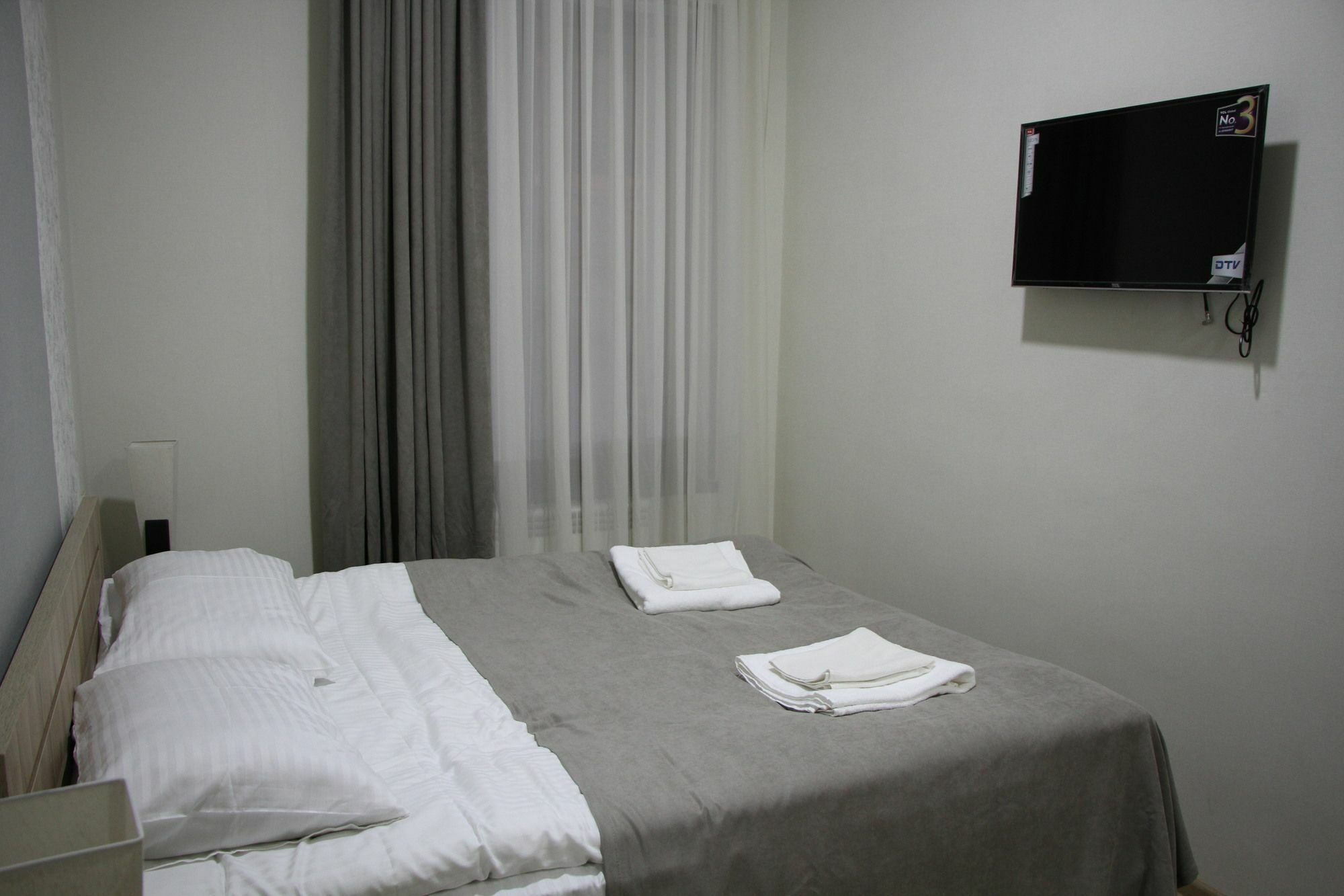 Peradia Hotel Koetaisi Buitenkant foto